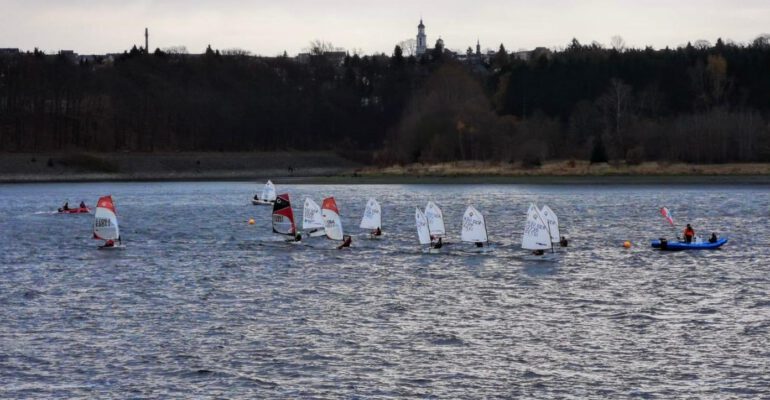 Trainingsgruppe auf der Talsperre Zeulenroda