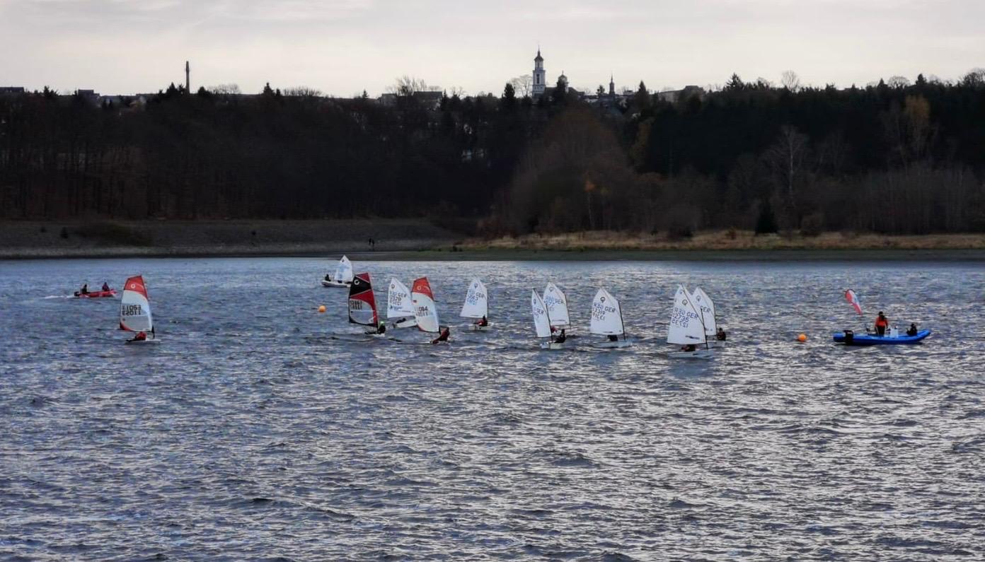 Trainingsgruppe auf der Talsperre Zeulenroda