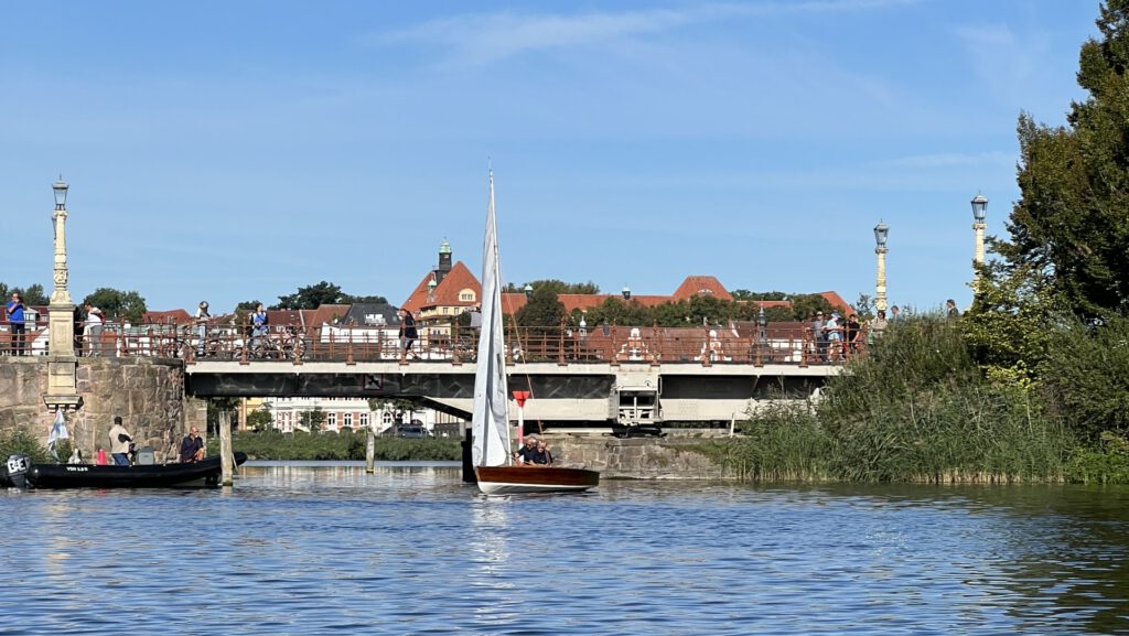 Holzboot auf Schweriner See